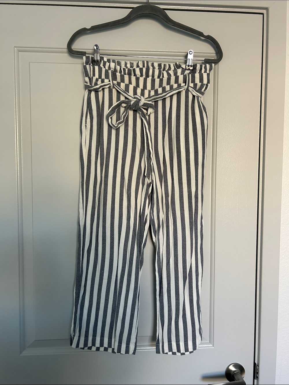 Striped Tie-Waist Wide-Leg Pants - Grayish Blue & White